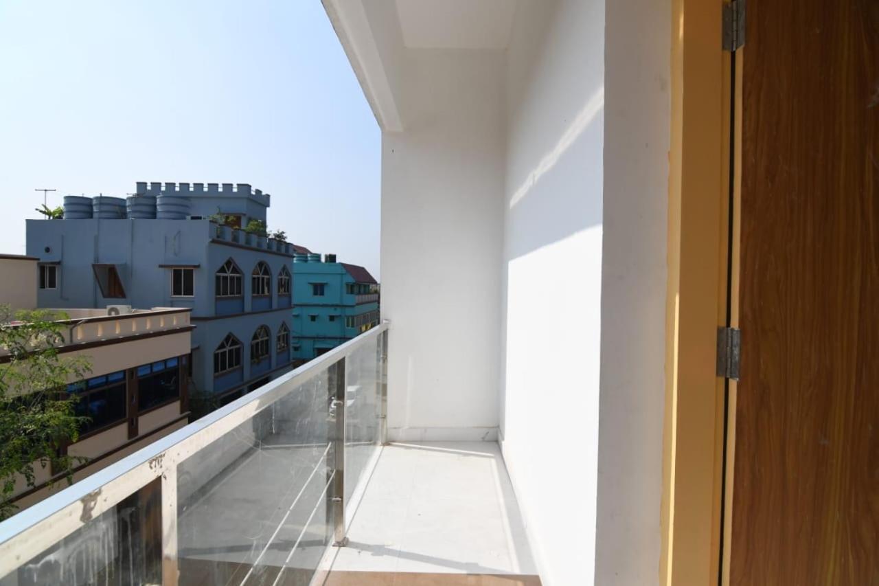Emerald Euphoria The Luxury Stay Near Infocity Best Seller ブバネーシュワル エクステリア 写真