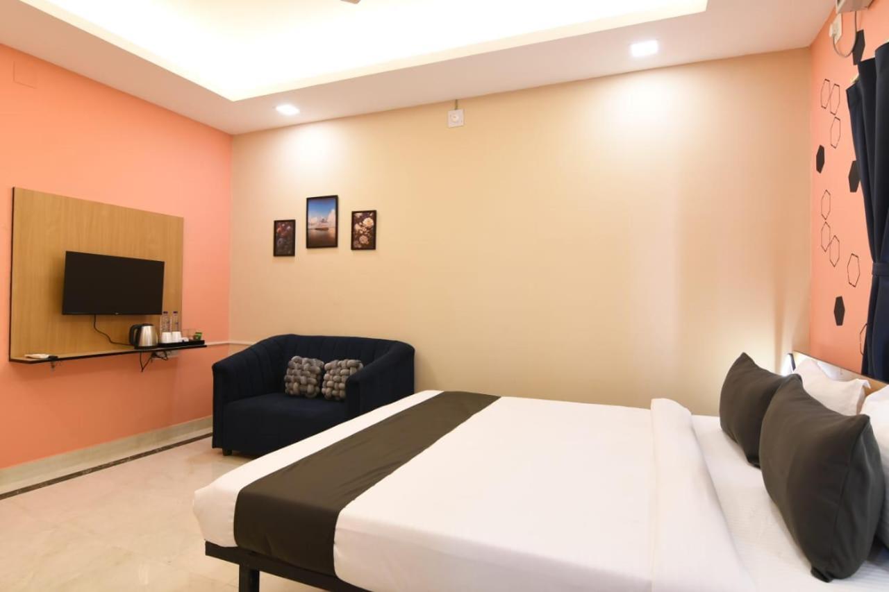 Emerald Euphoria The Luxury Stay Near Infocity Best Seller ブバネーシュワル エクステリア 写真
