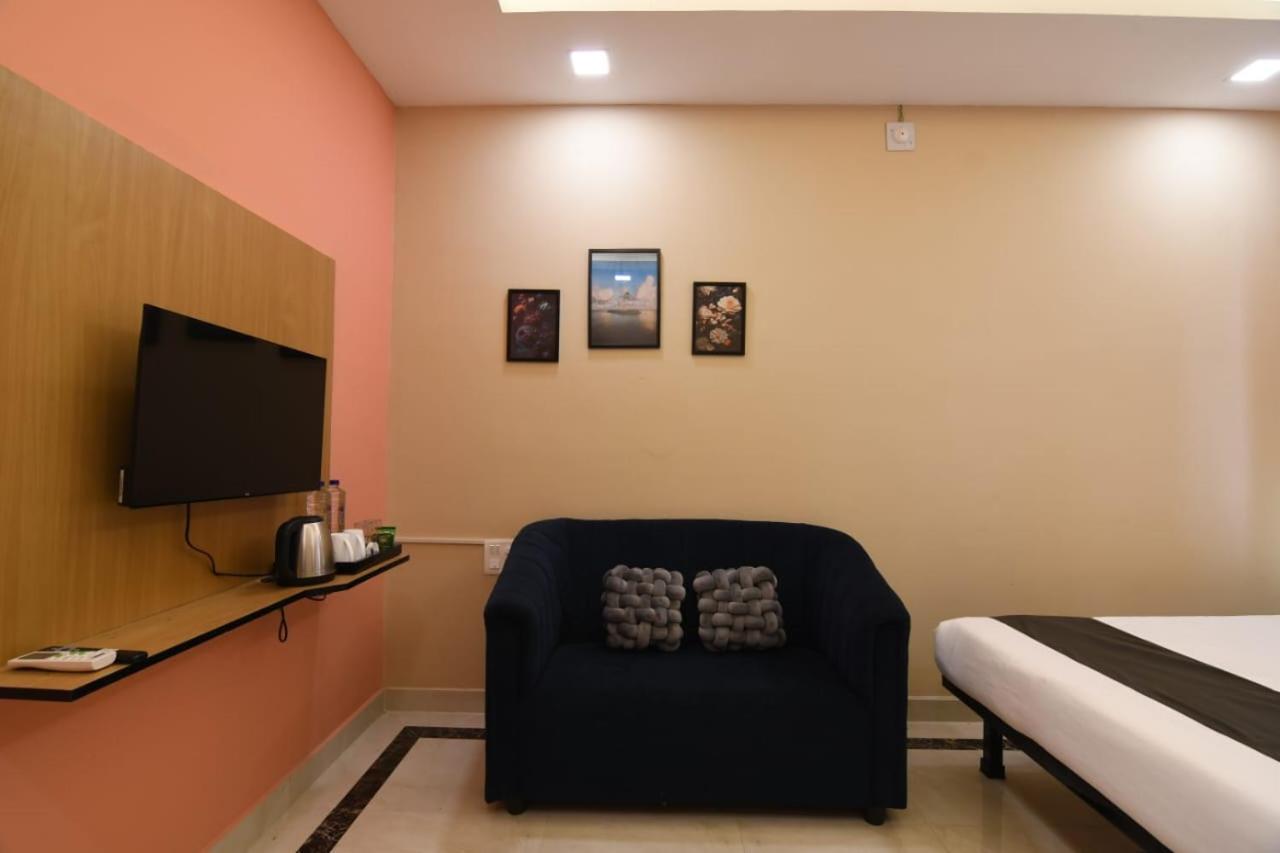 Emerald Euphoria The Luxury Stay Near Infocity Best Seller ブバネーシュワル エクステリア 写真