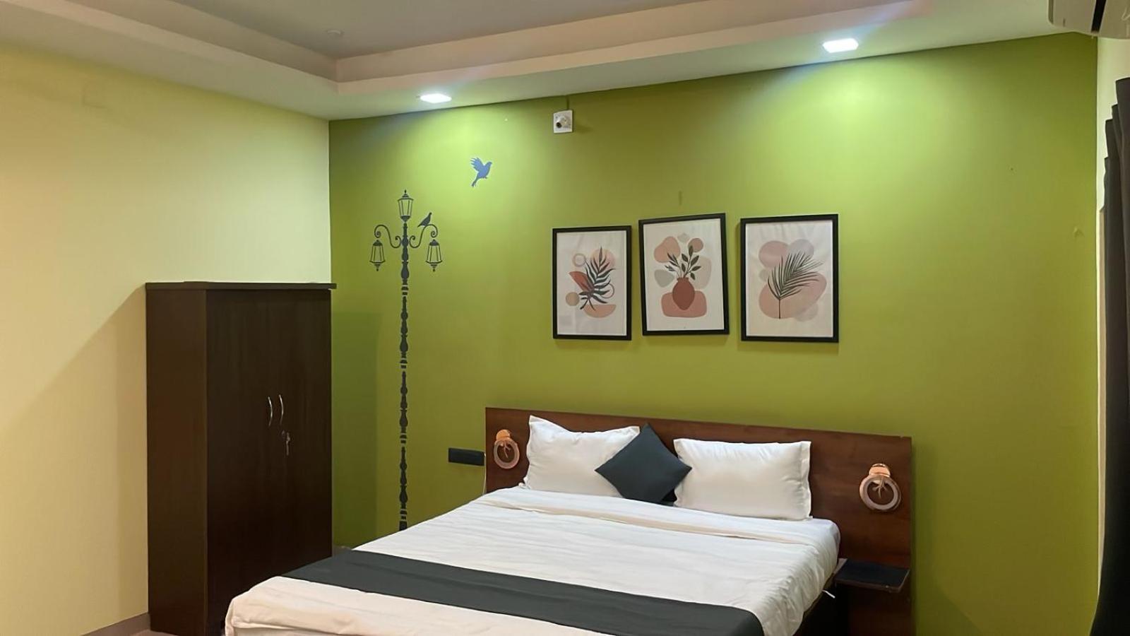 Emerald Euphoria The Luxury Stay Near Infocity Best Seller ブバネーシュワル エクステリア 写真